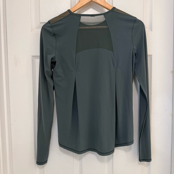 EUC lululemon Sculpt Long-Sleeve Shirt - Picture 4 of 9